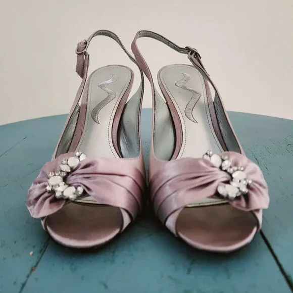 The Touch of Nina Velato Women's Silver Heels Satin W/ Gem Rhinestone Size: 7.5 - Picture 3 of 7